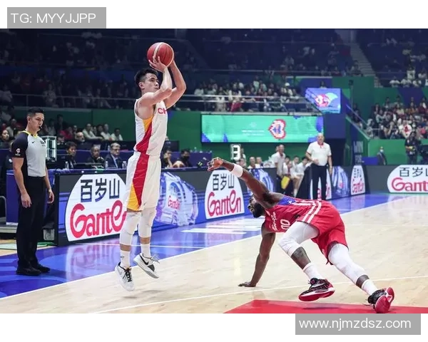 杭州篮球队以72分领跑世界杯积分榜展现强大实力与团队合作精神