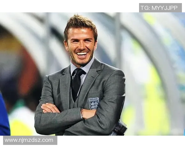 足球明星小贝的精彩瞬间与经典形象回顾,感受他的足球魅力与个人风采 足球明星小贝的精彩瞬间与经典形象回顾,感受他的足球魅力与个人风采